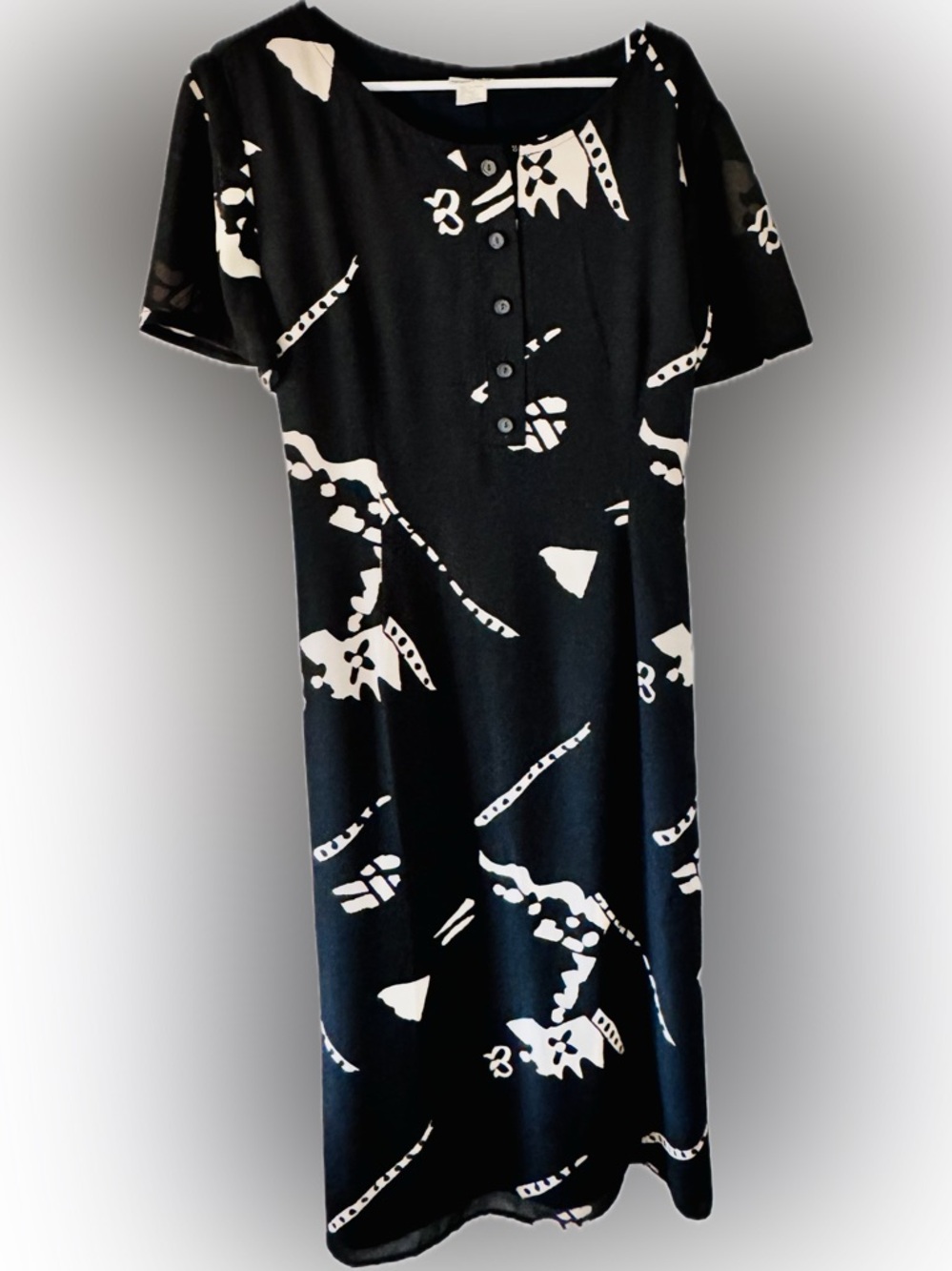 Newport News Black & Cream Print Dress - Size 18W - Tie Waist - 5 Button Front